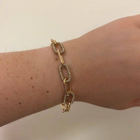 Elegant Gold and Silver Link Bracelet - Picture 2 of 4
